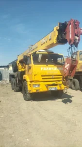 Ведущий автокран 25 т (28м)