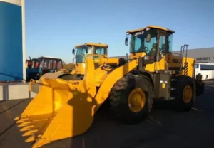 Фронтальный погрузчик