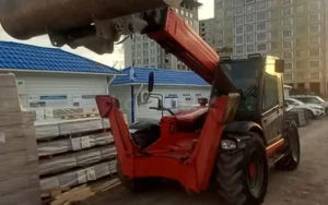 Телескопический погрузчик маниту