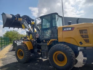 Фронтальный погрузчик