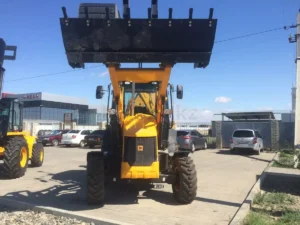 Экскаватор-погрузчик