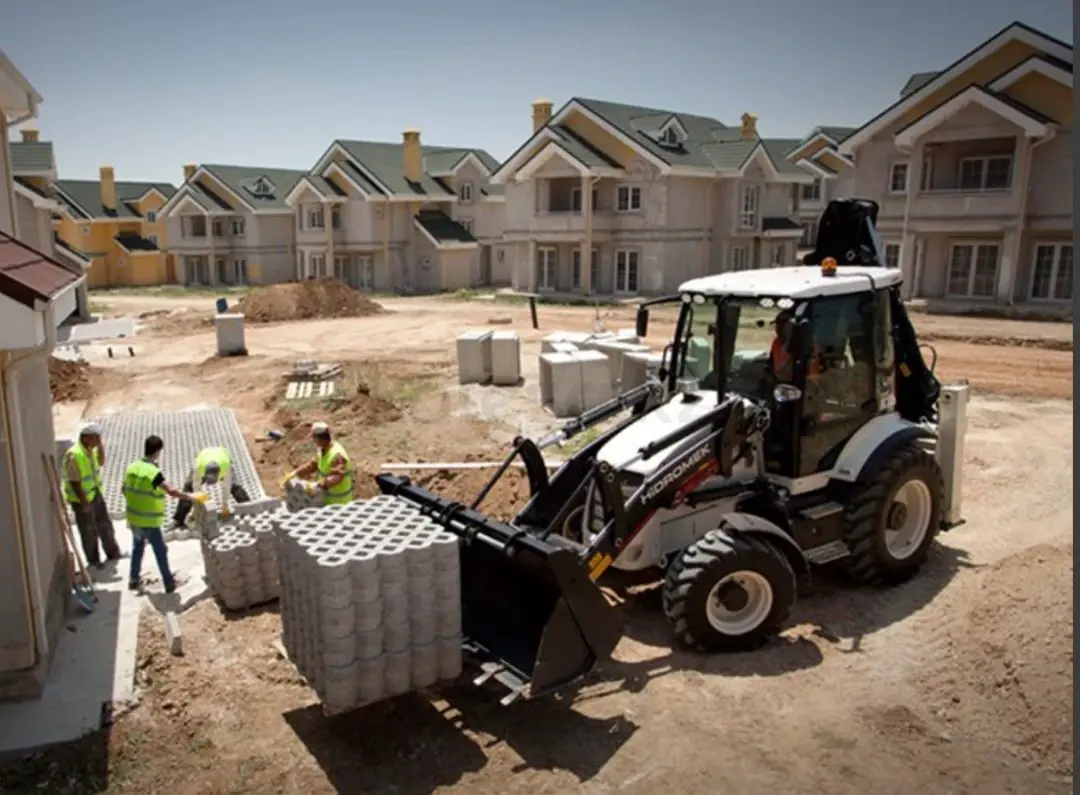 Трактор 3в1. Экскаватор погрузчик.