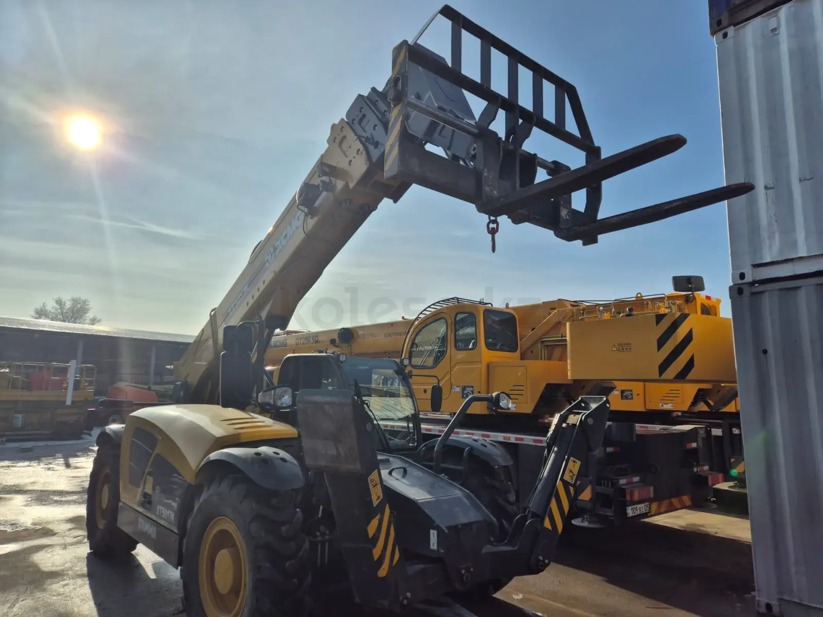 Телескопический погрузчик ХСМG 5017