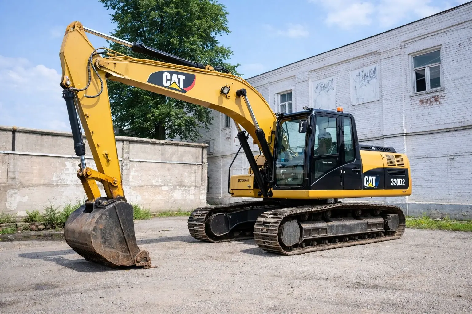 Гусеничный экскаватор CAT 320D2 (ковш 1, 2м3)