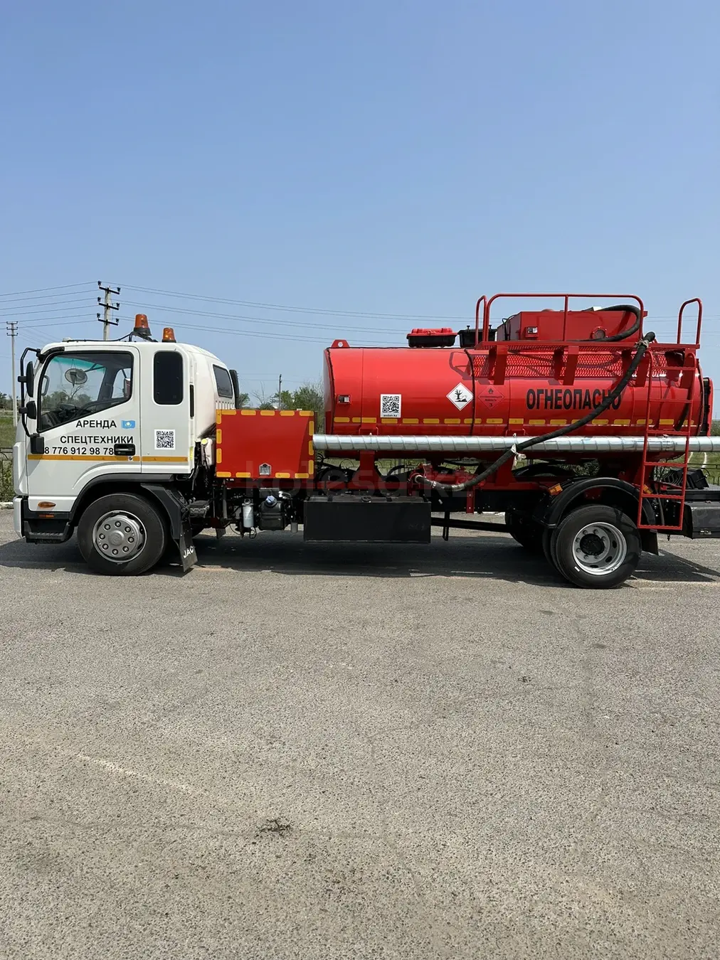 Бензовоз топливозаправщик