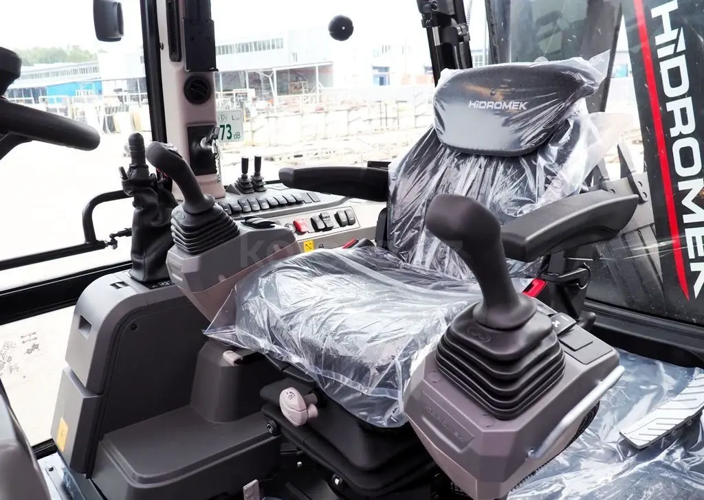 Сдается в аренду экскаватор-погрузчик (петушок) Hidromek 102b