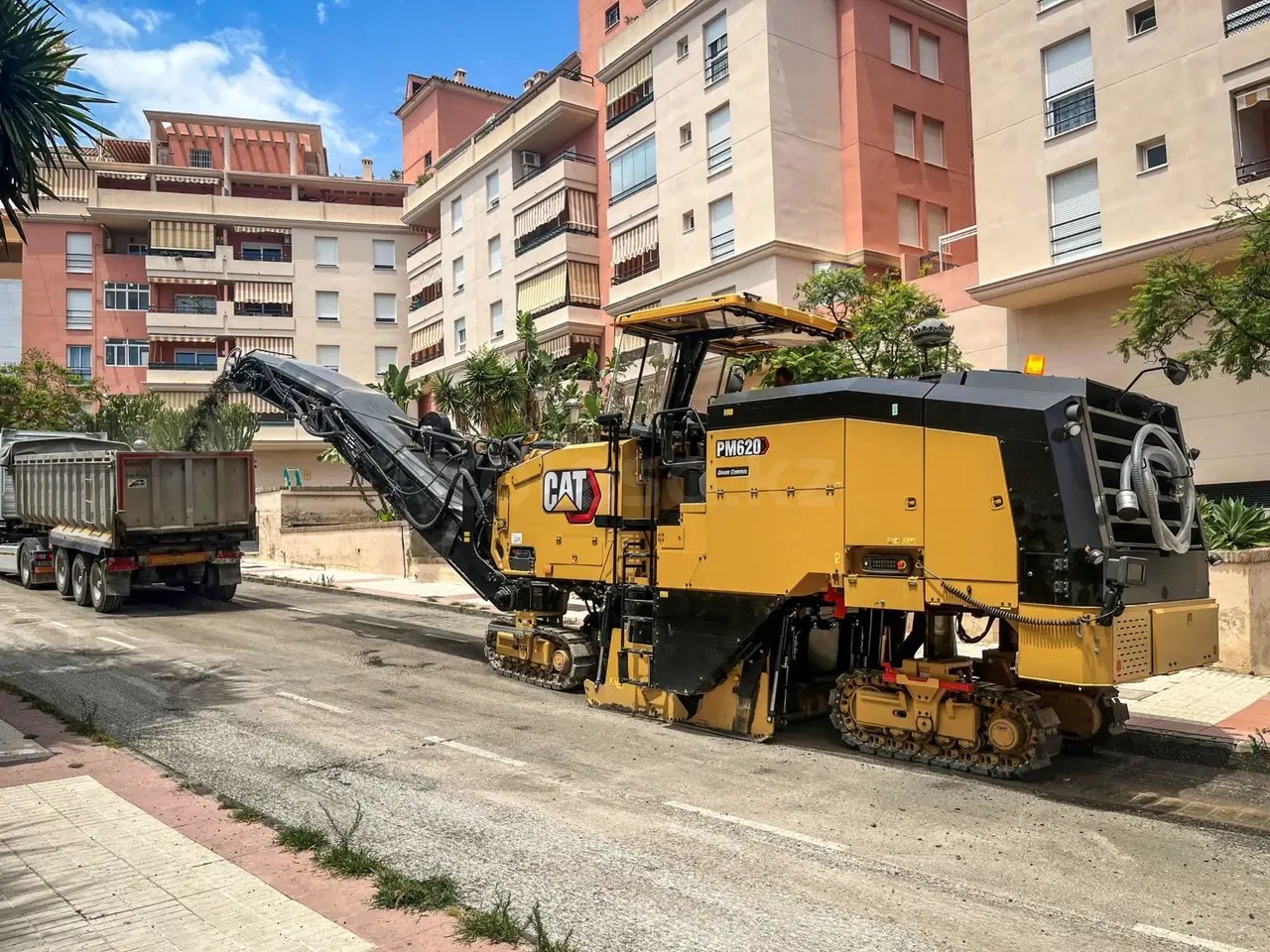 Аренда дорожной фрезы для фрезерования асфальта