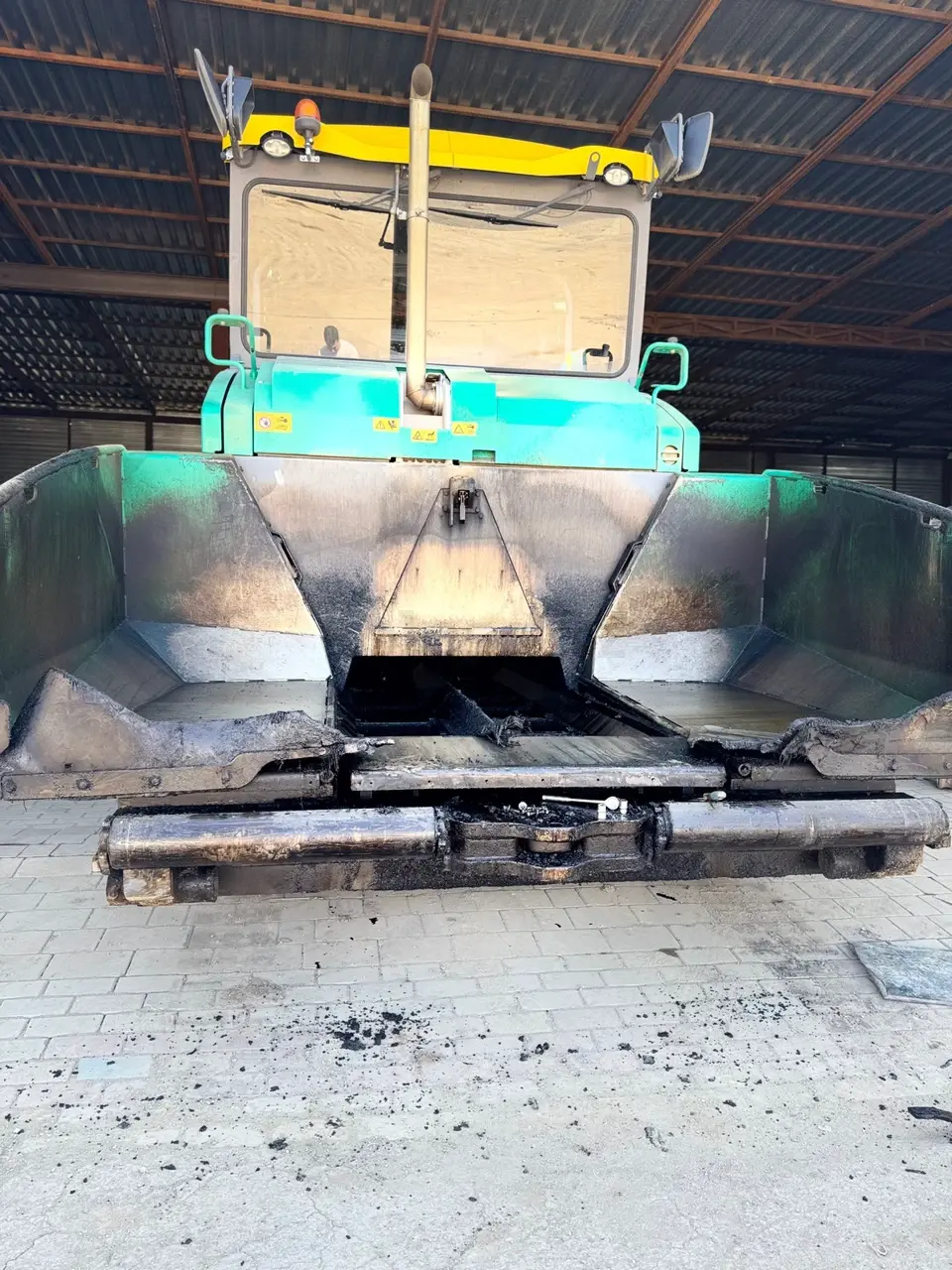 Аренда асфальтоукладчика для укладки асфальта